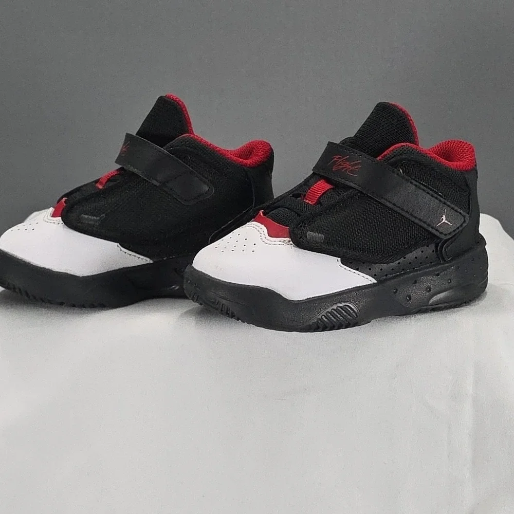 Jordan Max Aura 4‎ Black/White/ Gym Red Baby Toddler Shoes Size 6C